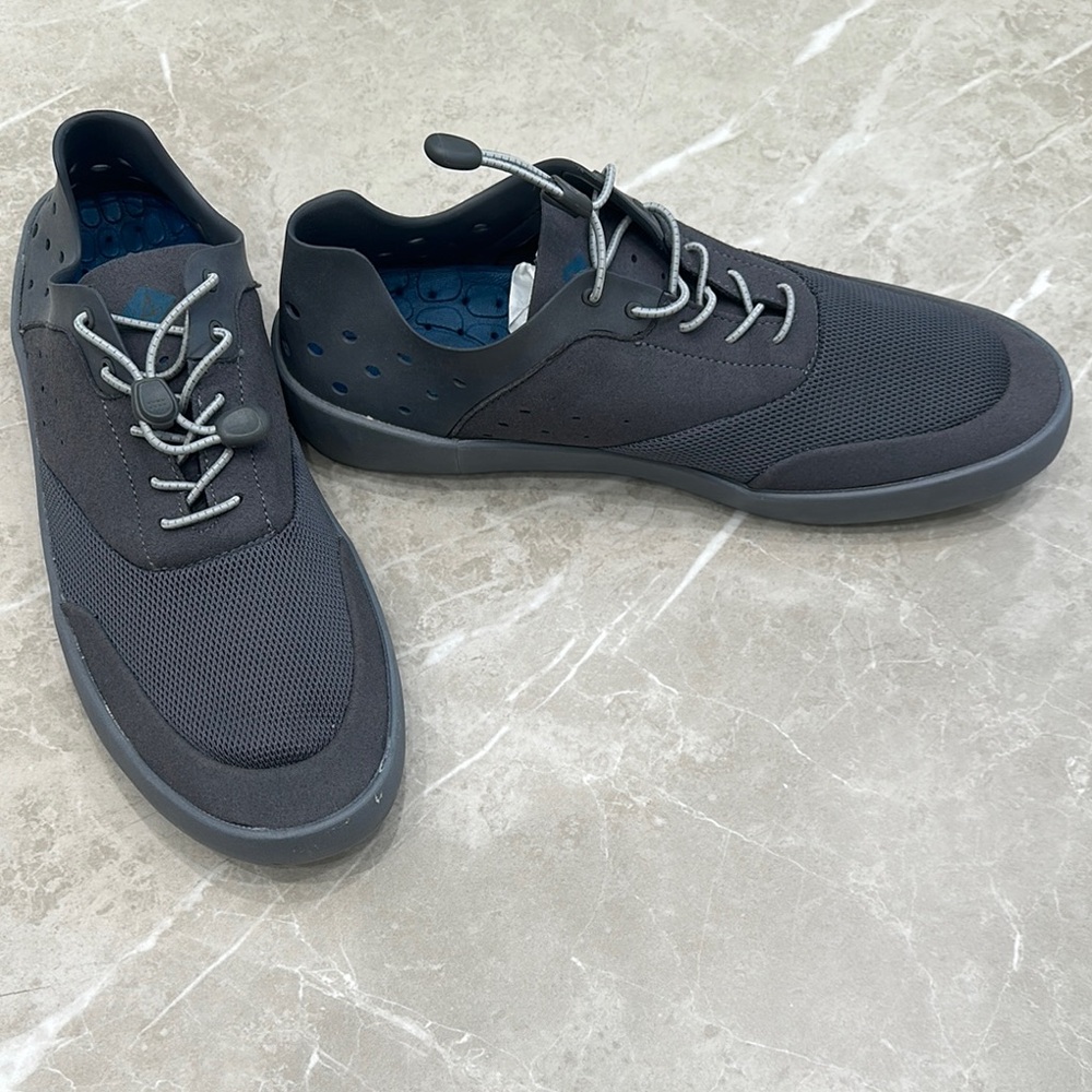 Sperry Black Sneakers Versatile Casual Design